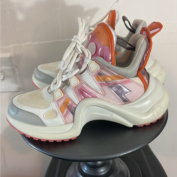 Louis Vuitton Archlight - Picture 2 of 14